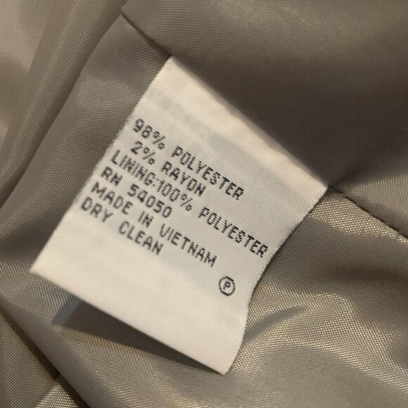 Le Suit. Size 18. Professional PinStripe Blazer. Lined. Rayon Blend. WTC. - Picture 5 of 6